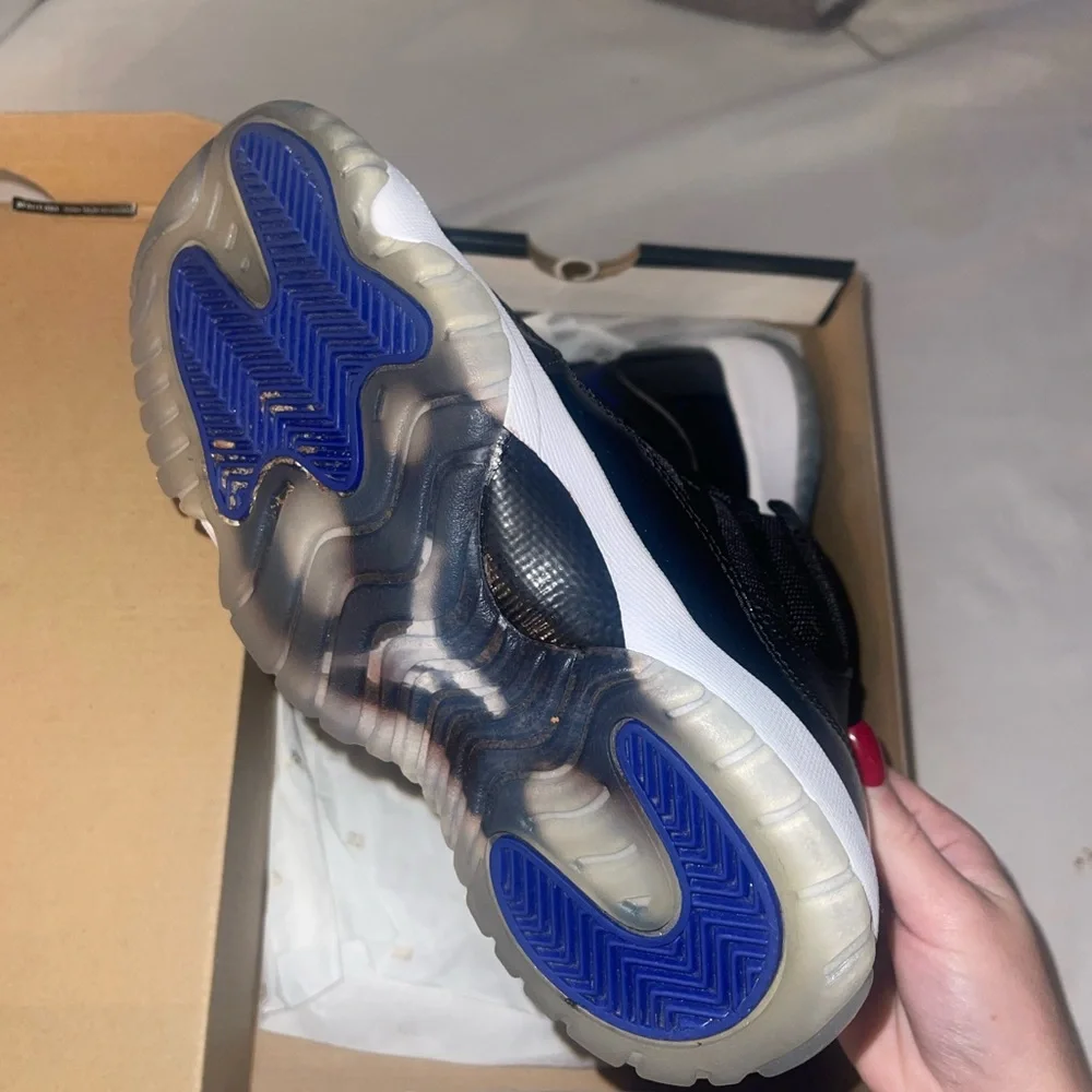 Air Jordan 11 Retro "Space Jam 2016 Release" sneakers - Picture 6 of 9